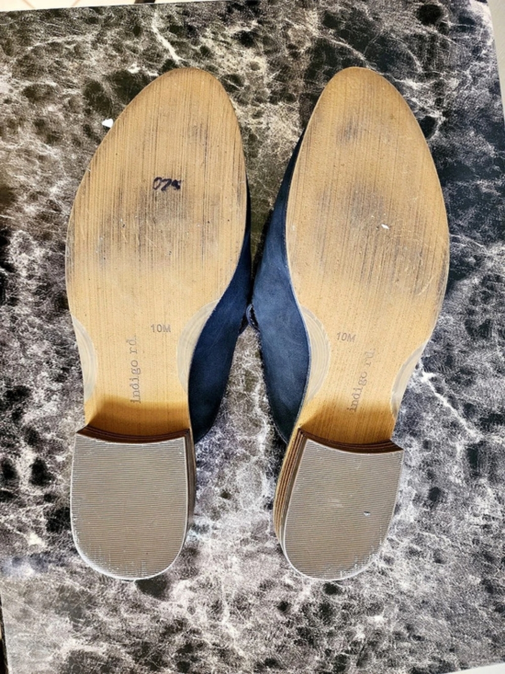Indigo Rd Black Mules - Picture 3 of 4